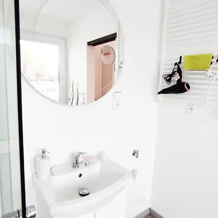 Ranch 66 - Moderni Tiny House Black Swallow Ve Stylu Route 66 Se Saunou A Bazenem Trsice Exterior photo