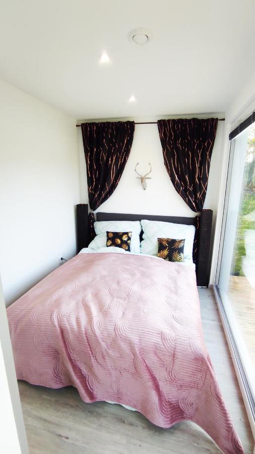 Ranch 66 - Moderni Tiny House Black Swallow Ve Stylu Route 66 Se Saunou A Bazenem Holiday home